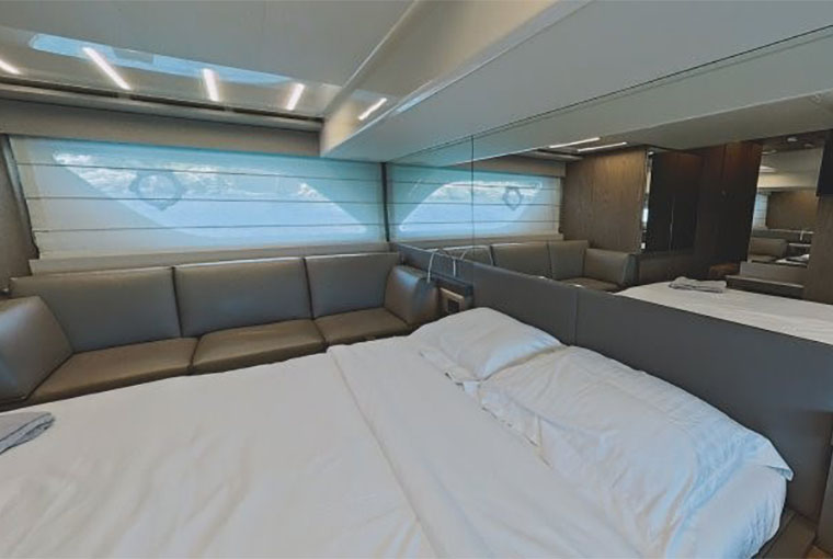 Ferretti Yachts 550 